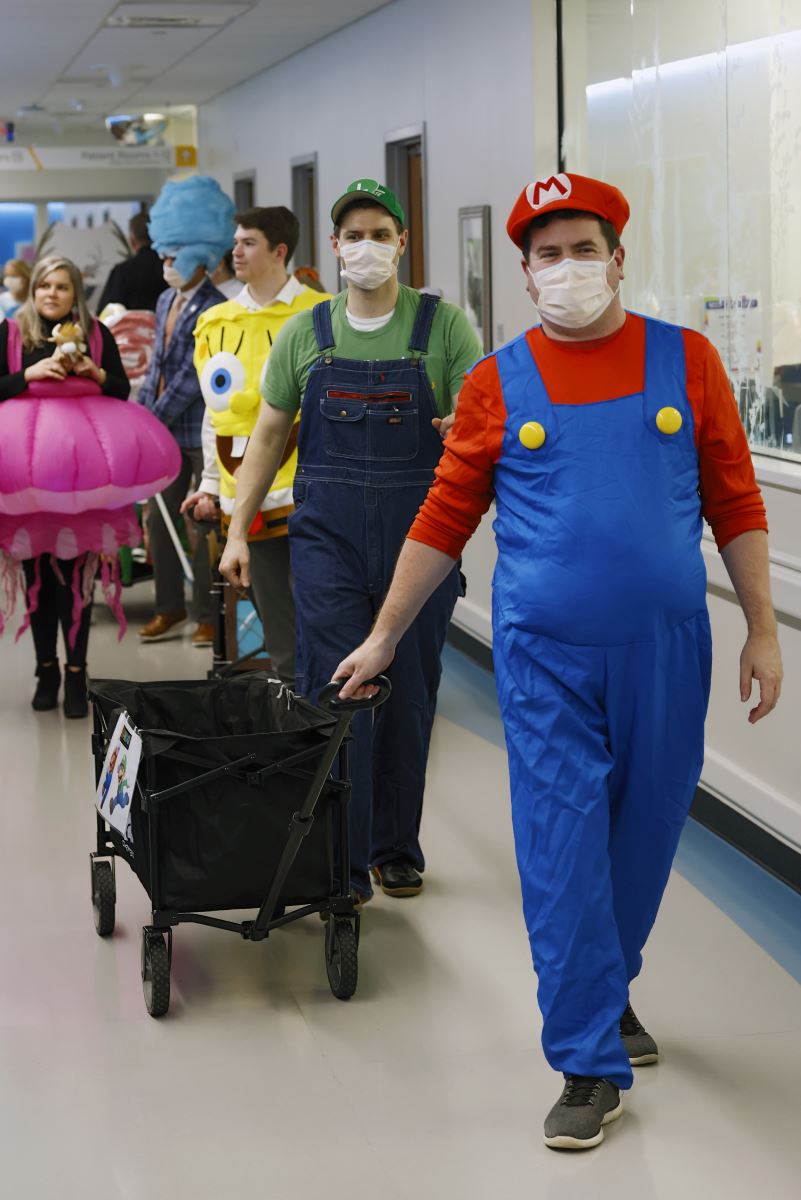 mario and luigi make their way down the halls of CHoR