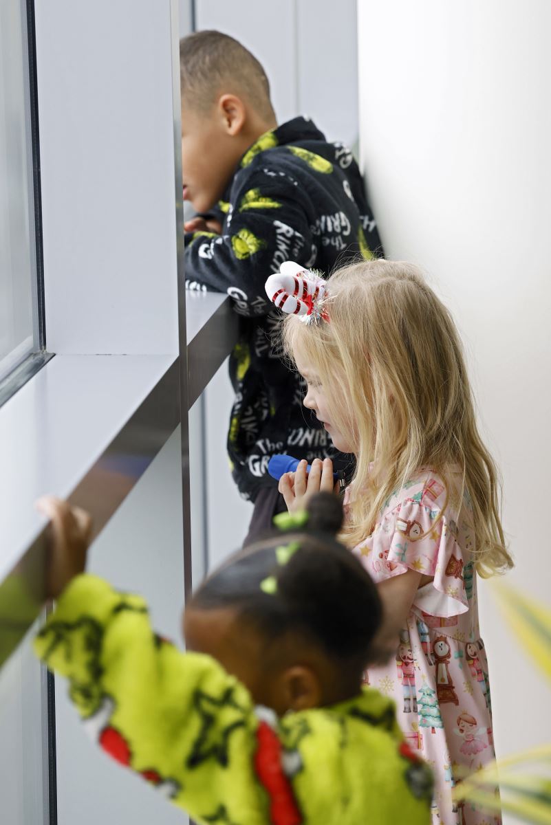 patients at CHoR watch the Dominion Energy Christmas Parade