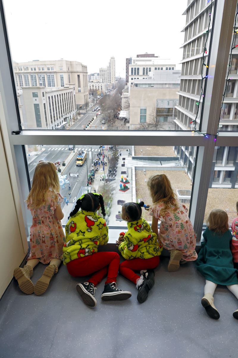 patients at CHoR watch the Dominion Energy Christmas Parade