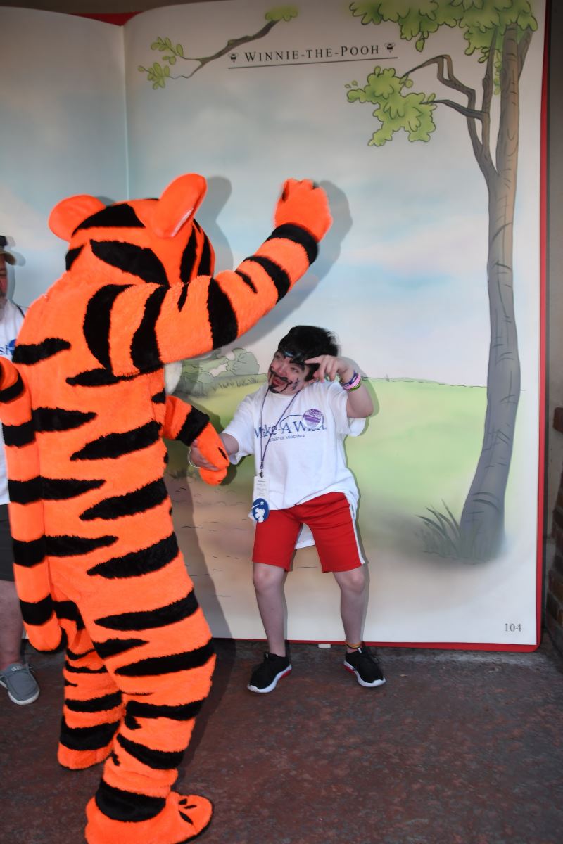 CHoR calendar kid Jonathan with Tigger at Disney