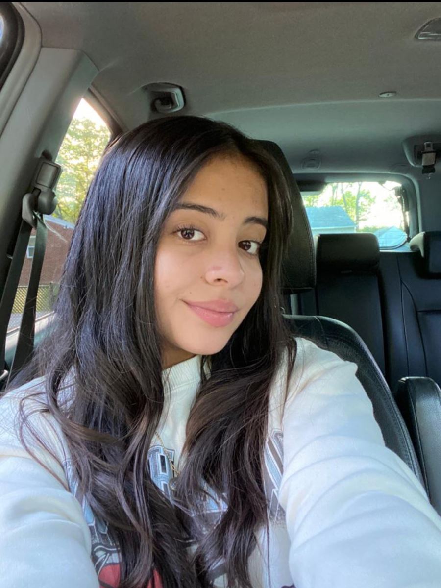 CHoR patient Maydelin smiling in the car